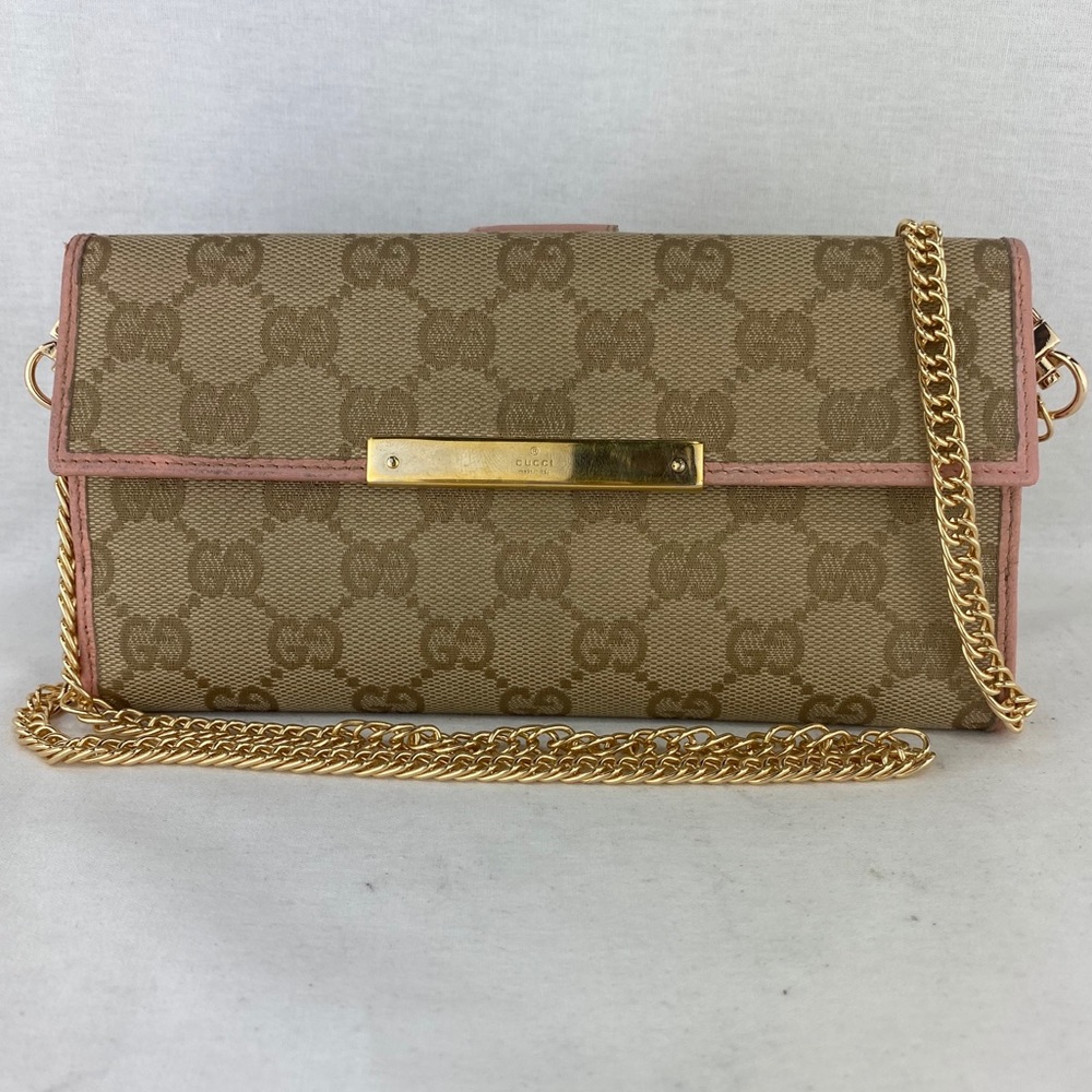 GUCCI GG Supreme Wallet on Chain